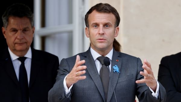 Макрон: Франция заинтересована в доверительных отношениях ЕС с Россией