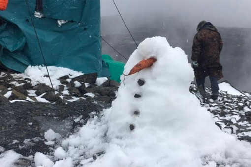 В Мурманской области слепили снеговика в июле