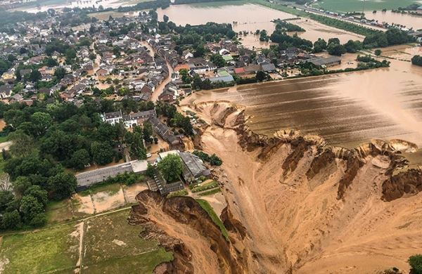 Германия продолжает бороться с последствиями сильнейшего наводнения