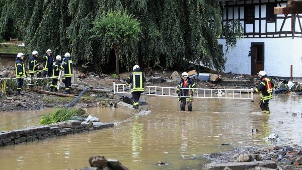 Немецкие футбольные власти выделят 3 млн евро пострадавшим от наводнения. «Бавария», «Дортмунд» и «Гладбах» тоже помогут