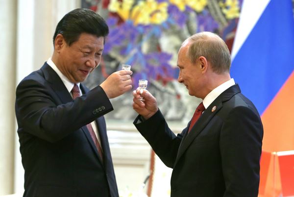 Путин и Си Цзиньпин обсудили юбилей Договора о сотрудничестве