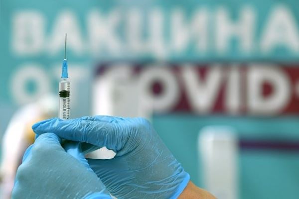 Вирусолог призвал вакцинировать больше 80% населения